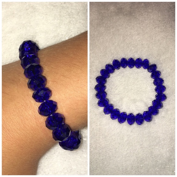 Dark blue, stretchy beaded bracelet. - Picture 1 of 1